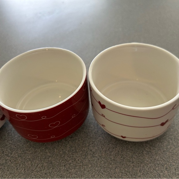 Pier 1 set of 4 stacking ❤️red & white heart ❤️design mugs with holder. - Picture 4 of 8